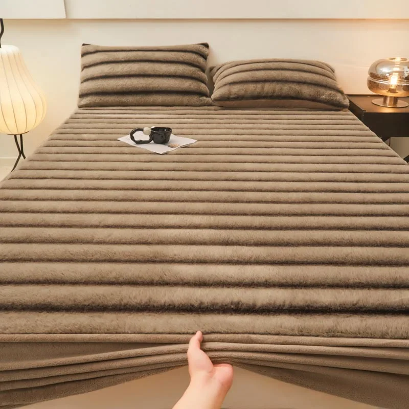 New Thickened Imitation Rabbit Fur Fitted Sheet with All Around Elastic Bands Winter Warm Bed Linen Plush Soft Mattress Cover